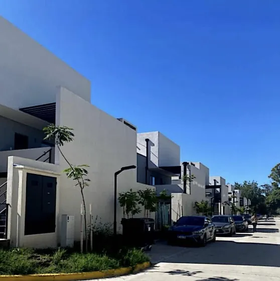 Dpto Con Jardin, 2 Dormitorios En Altos Del Encuentro