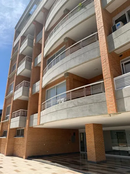 Se Vende Apto En Lomas Del Sol. Res. El Sisal; Con Las Mejores Características. (a.p)