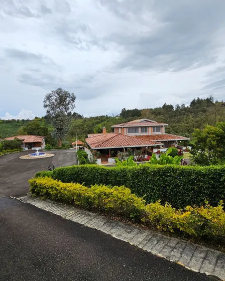 Casa En Venta En Guarne. Cod V24262