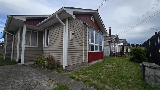 Casa En Venta De 3 Dorm. En Puerto Varas