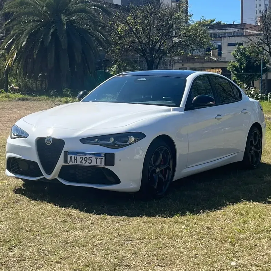 Alfa Romeo Giulia 2.0 T 280 HP AWD AT VELOCE