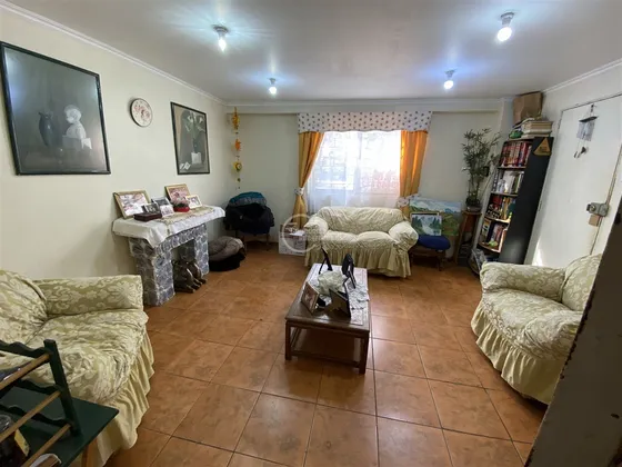 Amplia Casa En Venta De 5 Dorm. En Quinta Normal