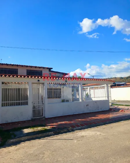 Casa En Venta Urb. Valle Fresco Turmero Edo. Aragua.