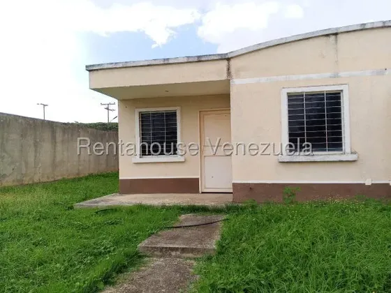Héctor Malavé Vende Cómoda Casa En Roca De La Ensenada, Ideal Para Iniciar Tu Nuevo Hogar. 27-4366