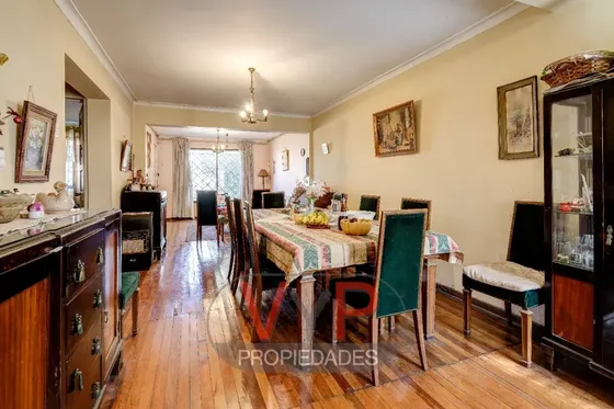 Excelente Casa Quinta Avenida.