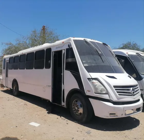 Zafiro Mercedes Benz 41 Asientos