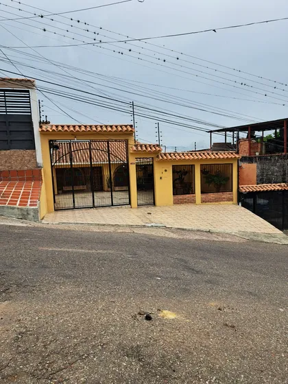 Mg Casa En Venta En Urbanizacion Las Mercedes