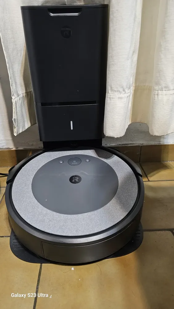 Robô aspirador iRobot Roomba I3+ preto | MercadoLivre