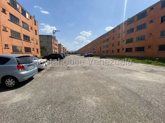 Juan Carlos González. Renta House Carabobo Alquila Apto. Res. El Tulipa San Diego Mls #25-18534 Rah/jcg.