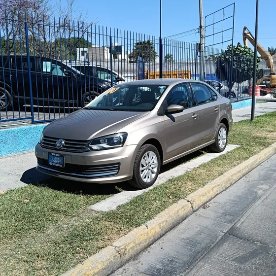 Volkswagen Vento 1.6 Confortline At