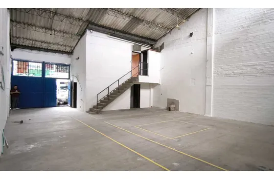 280m2 Bodega En Arriendo Itagüí - Mayorista 