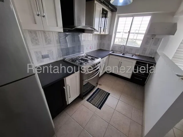 Daniela Linarez Alquila Apartamentos Con Excelente Distribucion Ubicado En Zona Este De Barquisimeto Conectado A Planta Eléctrica Y Posee Bellas Áreas Comunes                                          