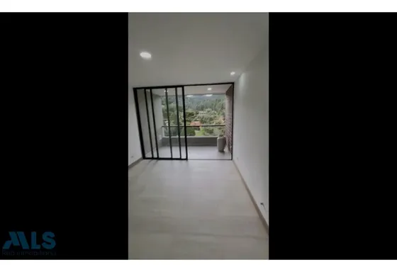 Tu Nuevo Hogar Te Espera: Moderno Y Listo Para Ti.(mls#249608)