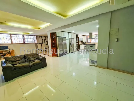 Venta Impresionante Acogedora Y Moderna Casa En Cumbres De Curumo. Mv2517645