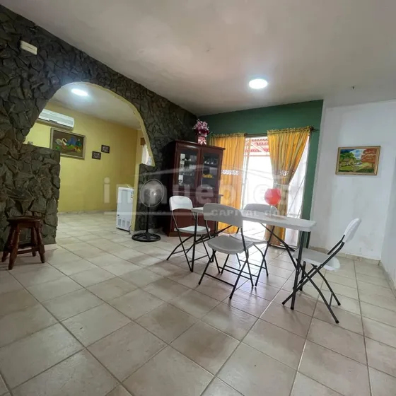  Amplio Town Houses En Santa Rosa Cua.