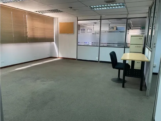 Alquiler De Oficina Zona Industrial La Trinidad Mp