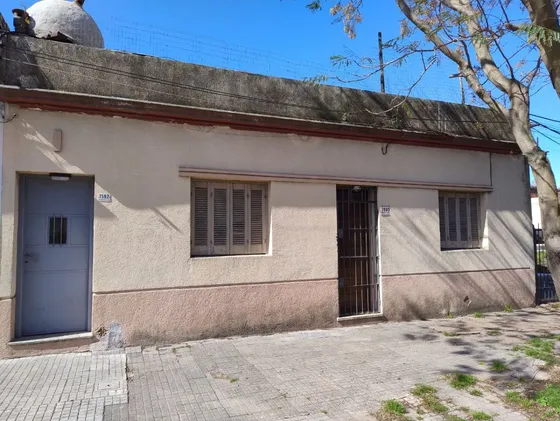 Parque Batle Venta Apartamento 2 Dormitorios En Pb Con Patio Al Frente.