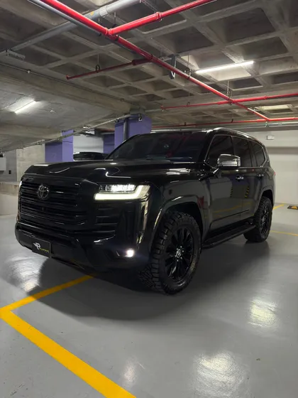 Toyota Land Cruiser Lc300