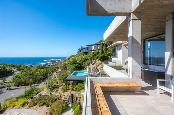 Entorno Natural En Esta Moderna Casa.