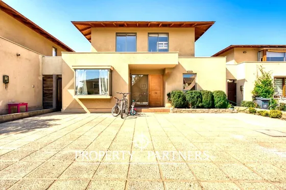 Hermosa Propiedad En Condominio De Casa Grande, Pe...