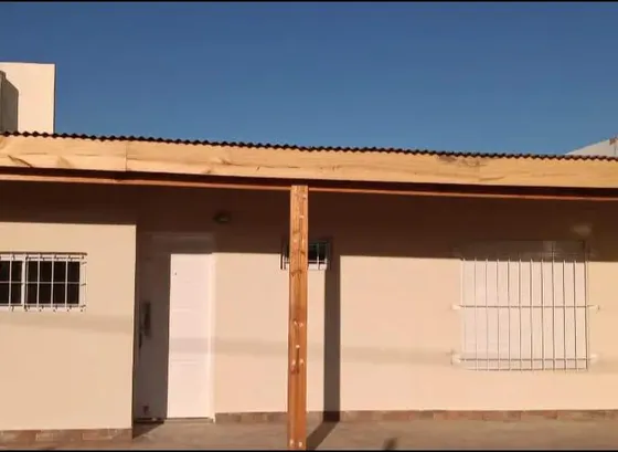 Casa En Venta - 1 Dormitorio 1 Baño - Monoambiente - 300mts2 - Villa Regina