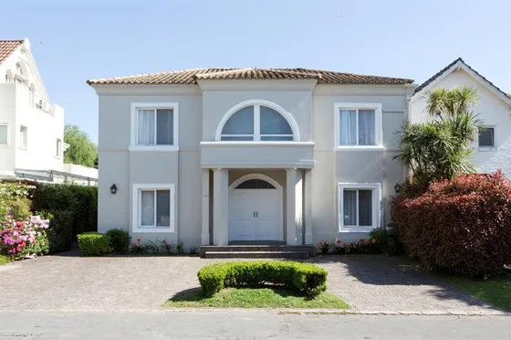 Casa  En Alquiler En Boating Club, San Isidro, G.b.a. Zona Norte