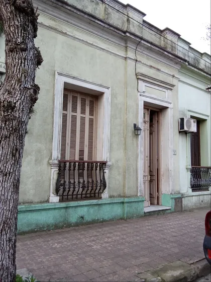 Casa Céntrica, 4 Dormitorios!!! Para Ingresar Ya