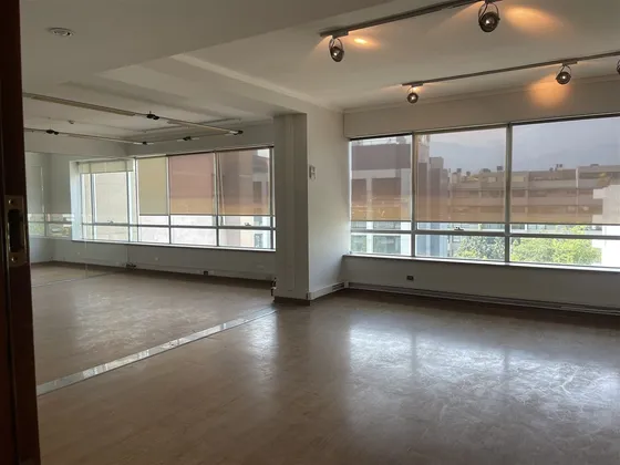 Oficina En Arriendo En Lo Barnechea, Av. La Dehesa. 94 M2 