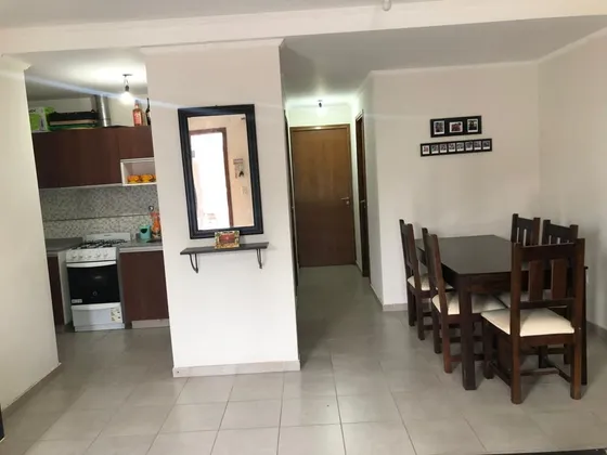 Hermoso Departamento 3 Ambientes - Pb Frente Con Patio Y Cochera (oportunidad!!)