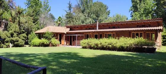 Casa En Pirque Con Bella Arquitectura