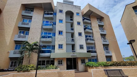 Apartamento En Venta Av Las Delicias Res Meru Park Con Piscina Planta Electrica Kg:25-15222