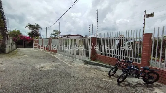 Casa En Venta Amplio Espacios Verdes Detrás Del Picacho El Faro San Antonio De Los Altos Fanny Calderón Rentahouse 