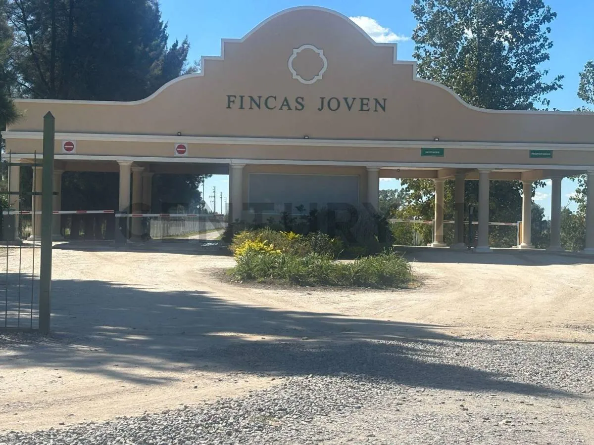 For Sale: Lot in Private Neighborhood Fincas Jóven, San Vicente-Canning