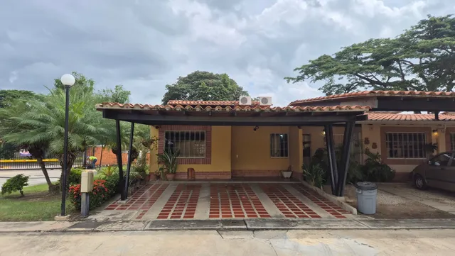 Casa En Venta San Diego Res Valle De Oro (mer)