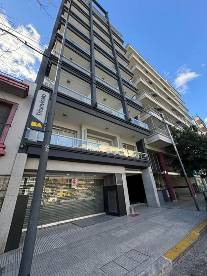 Alquiler De Departamento Monoambiente Divisible Con Doble Balcon En Villa Urquiza