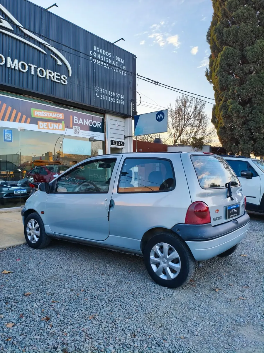 Renault Twingo 1.2 Authentique5326703889698099210