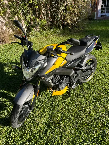 Rouser Ns 200 Fi (mejor Que Fz Cb Duke Gixxer Tnt Nk Ac Tvs)