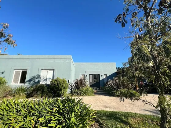 Venta Casa 4 Ambientes Barrio Santa Guadalupe