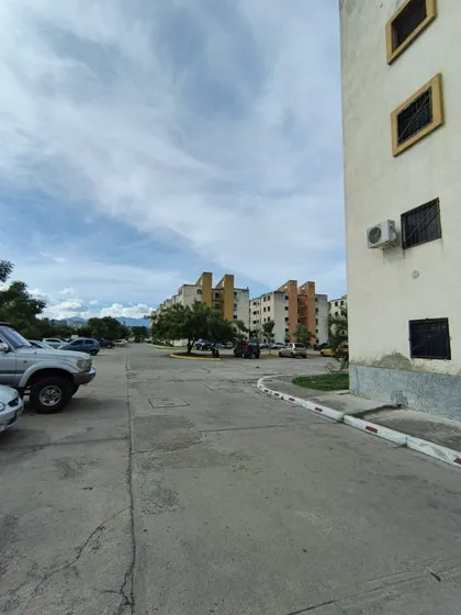 Apartamento En Venta En Paraparal Municipio Los Guayos (am)