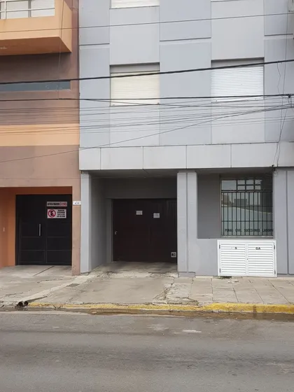 Dueño Directo Vende Cochera En Edificio Saenz Peña..
