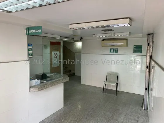 Jg Cod Flex 25-10507 Se Vende Excelente Clinico  En Los Chaguaramos   Con Fondo De Comercio Y Edificacion E Instraestructura 