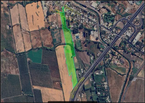 Predio Plano De 5,2 Ha App, Lado Ruta 5 En Teno, Maule.