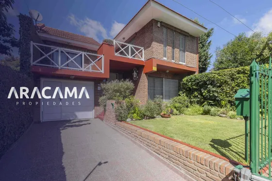 Casa En Venta En Luis Guillon