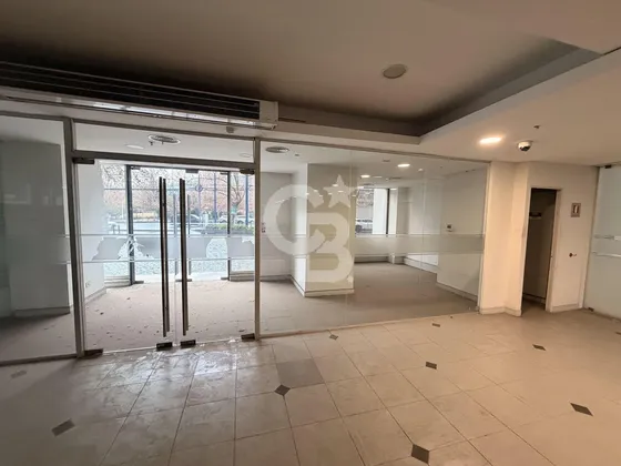 Local Con Gran Exposición