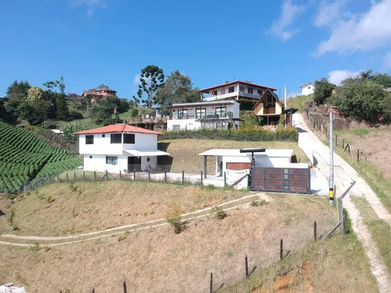 Linda Finca En Venta En Marinilla 