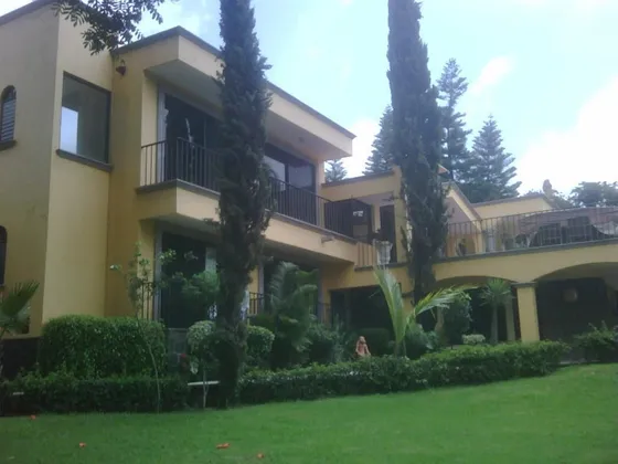 Casa Sola En Lomas De Cortes, Cuernavaca, Morelos Caen-2-cs