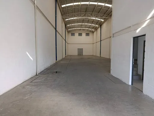Bodegas En Arriendo Aeropuerto 643-8292554