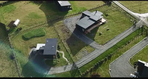 Se Vende Parcela Con 2 Casas Con Vista Al Lago Y Volcanes
