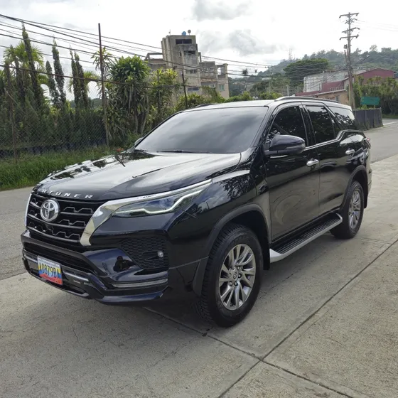 Toyota Fortuner Dubai 4.0