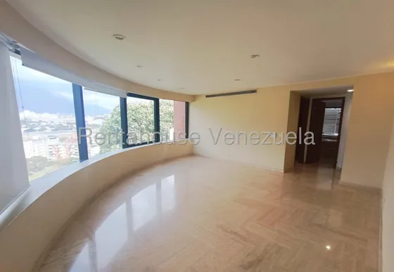 Edt Apartamento En Venta En Chuao 25-18690 Yf